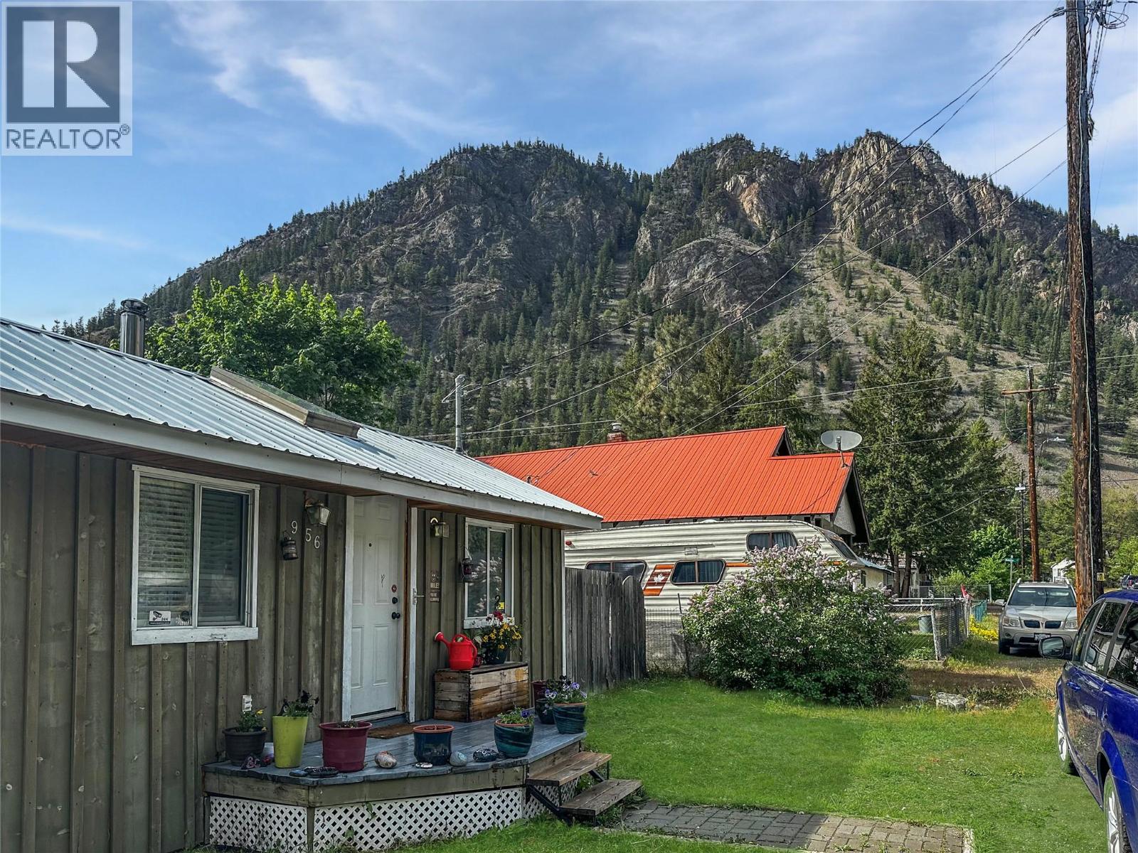 956 Richter Avenue, Hedley, British Columbia  V0X 1K0 - Photo 2 - 10374495