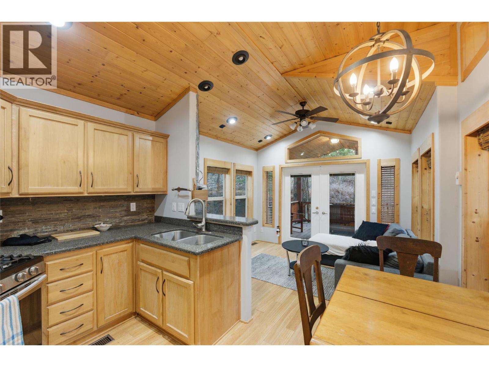 4835 Paradise Valley Drive Unit# 40, Peachland, British Columbia  V0H 1X3 - Photo 9 - 10374517