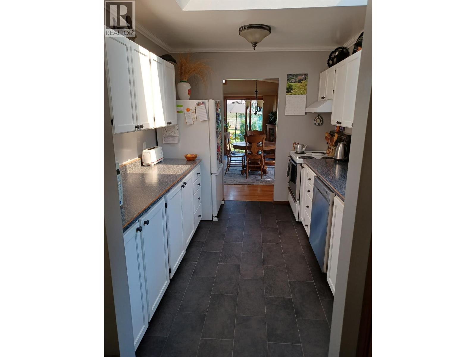 7775 Gn Road, Grand Forks, British Columbia  V0H 1H2 - Photo 10 - 10374318
