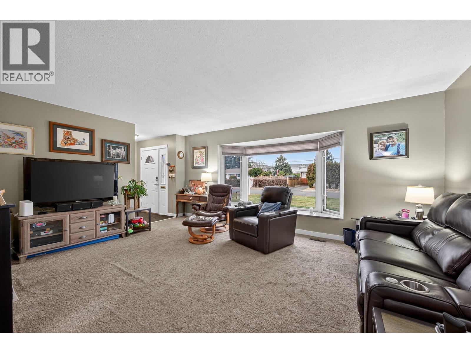 797 Ridgeview Terrace, Kamloops, British Columbia  V2B 4G8 - Photo 3 - 10374280