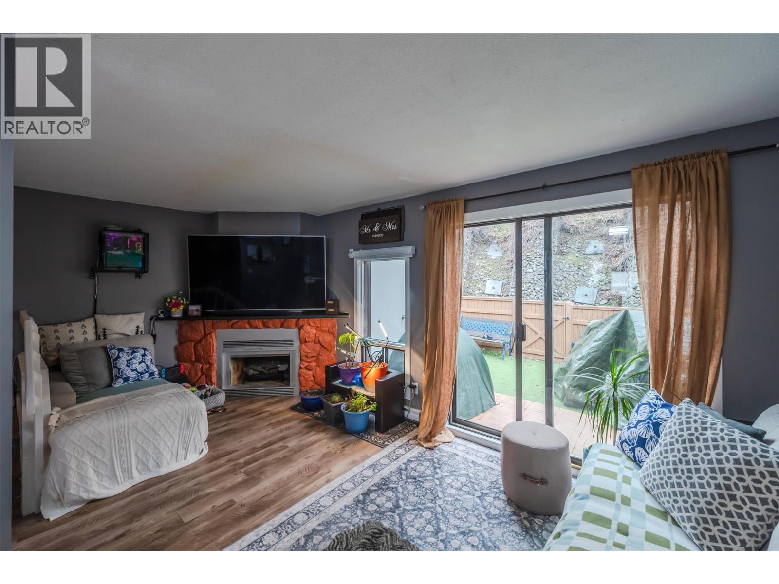 80 Green Avenue E Unit# 27, Penticton, British Columbia  V2A 7P4 - Photo 2 - 10374398