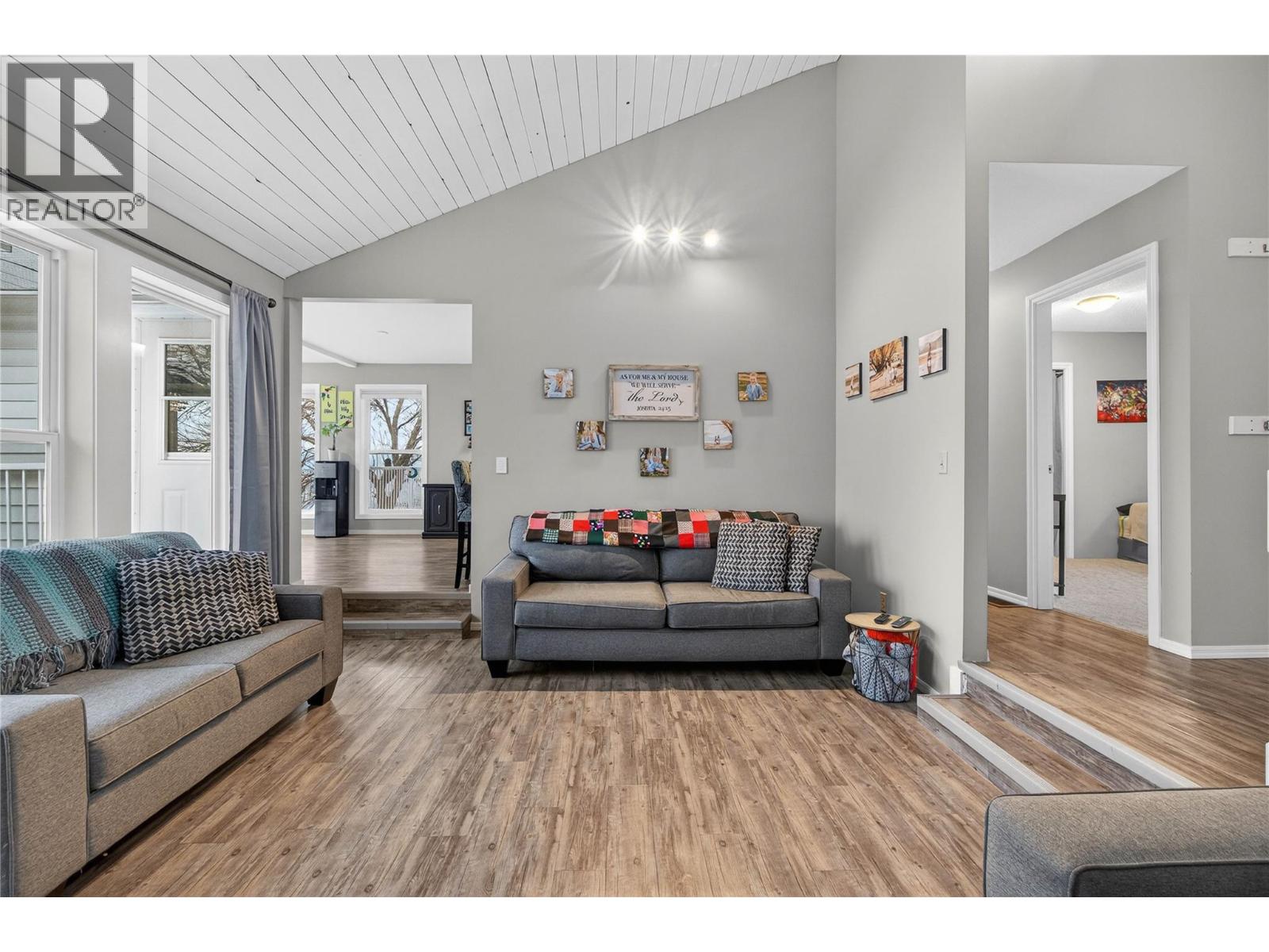 7292 Mountridge Road, Vernon, British Columbia  V1B 3S8 - Photo 6 - 10371913