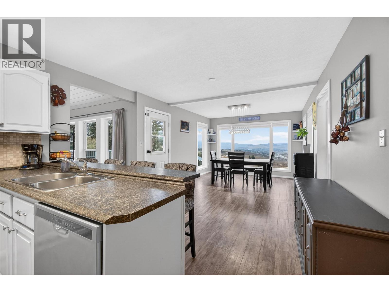 7292 Mountridge Road, Vernon, British Columbia  V1B 3S8 - Photo 9 - 10371913