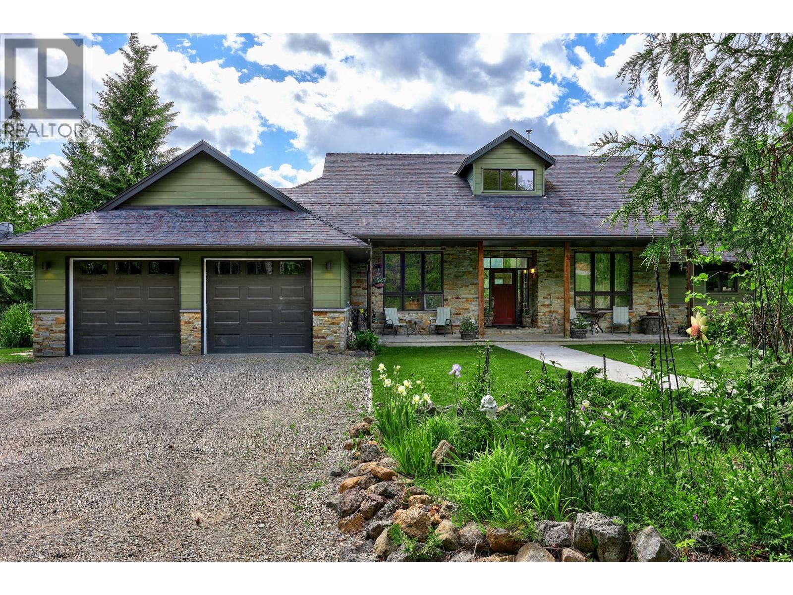 1249 Clearwater Valley Road, Clearwater, British Columbia  V0E 1N1 - Photo 2 - 10374592