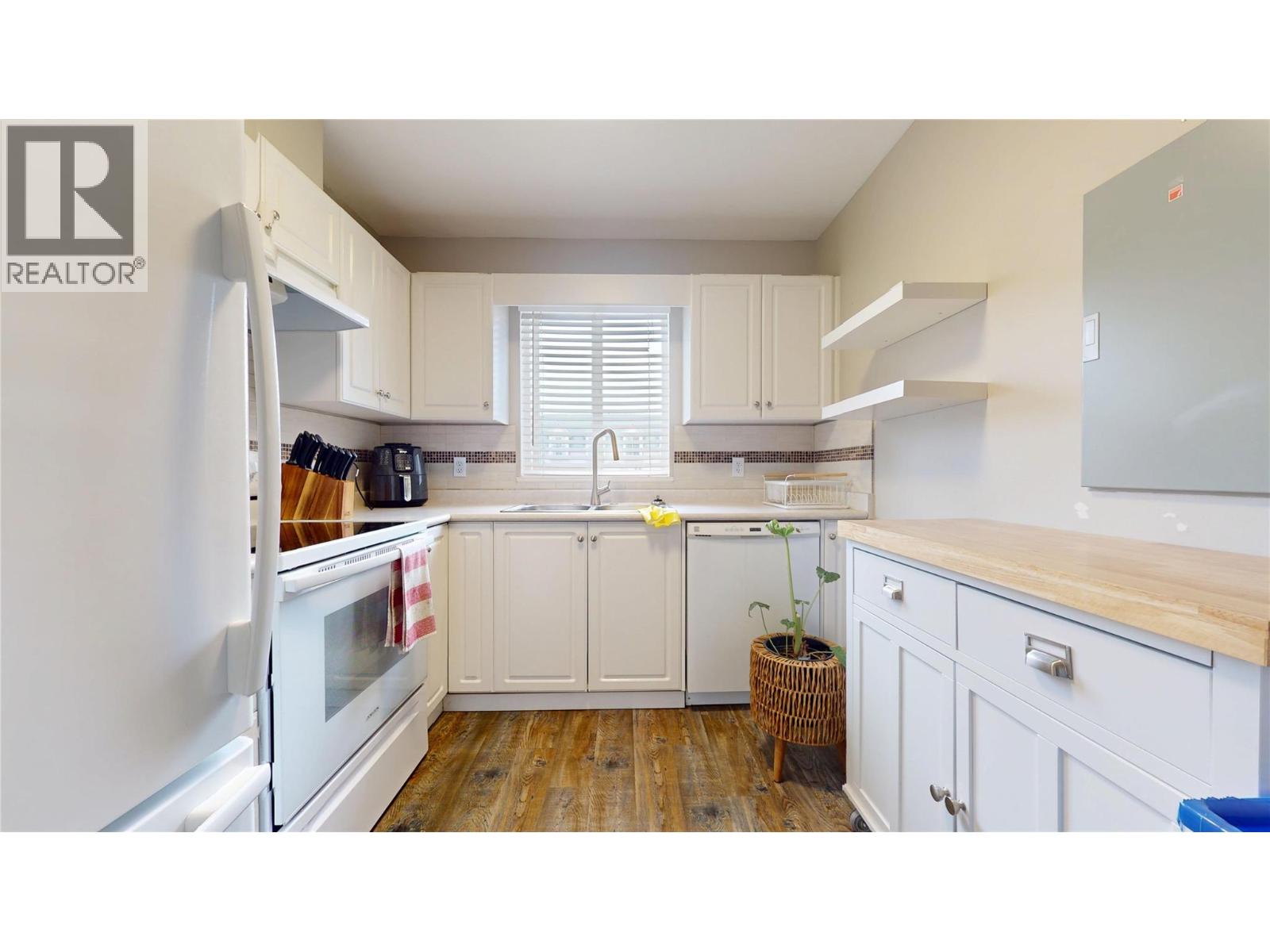 1004 23rd Avenue N Unit# 203, Cranbrook, British Columbia  V1C 6P9 - Photo 4 - 10374262