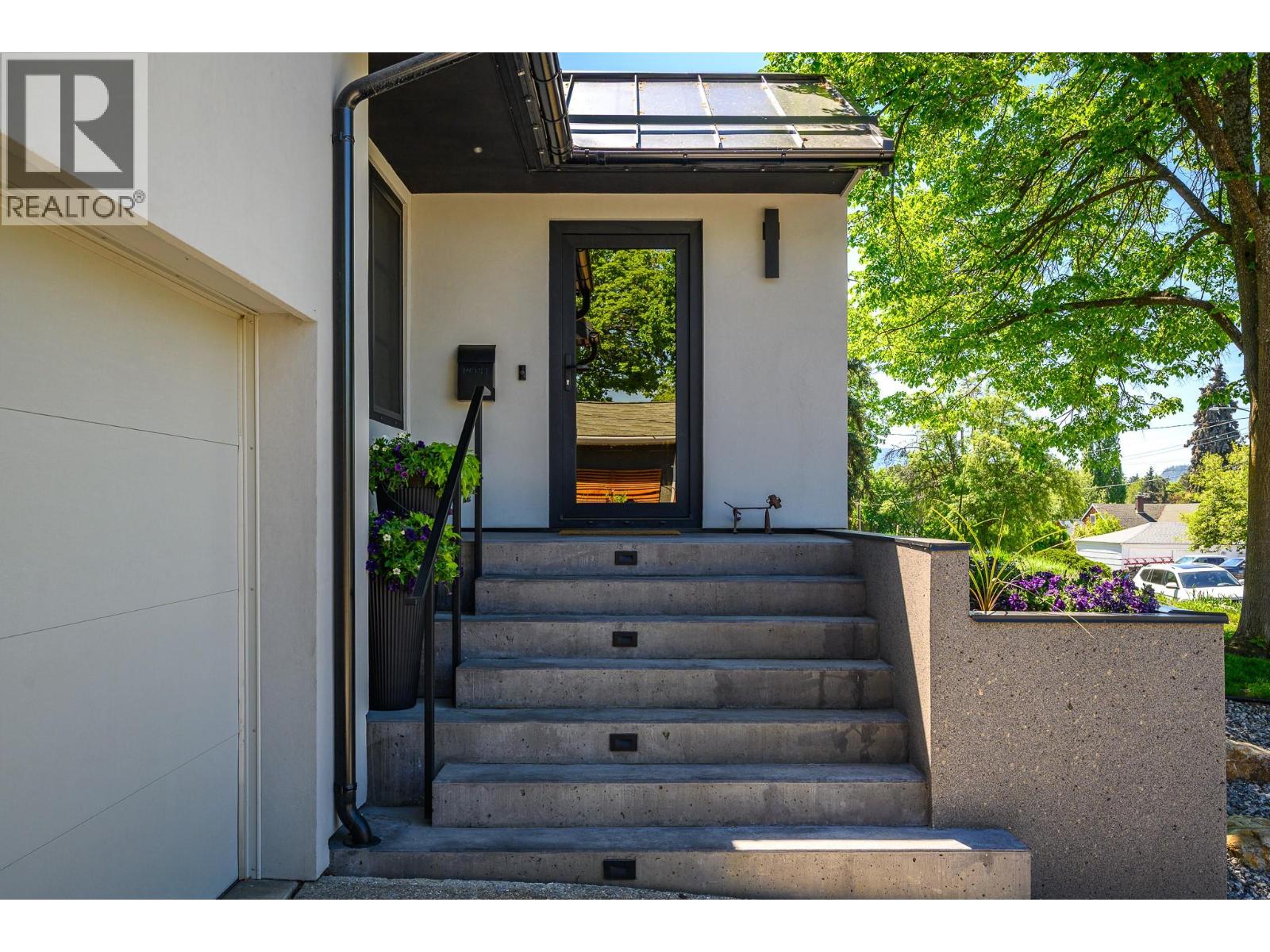 3403 20th Street, Vernon, British Columbia  V1T 4C6 - Photo 5 - 10373817