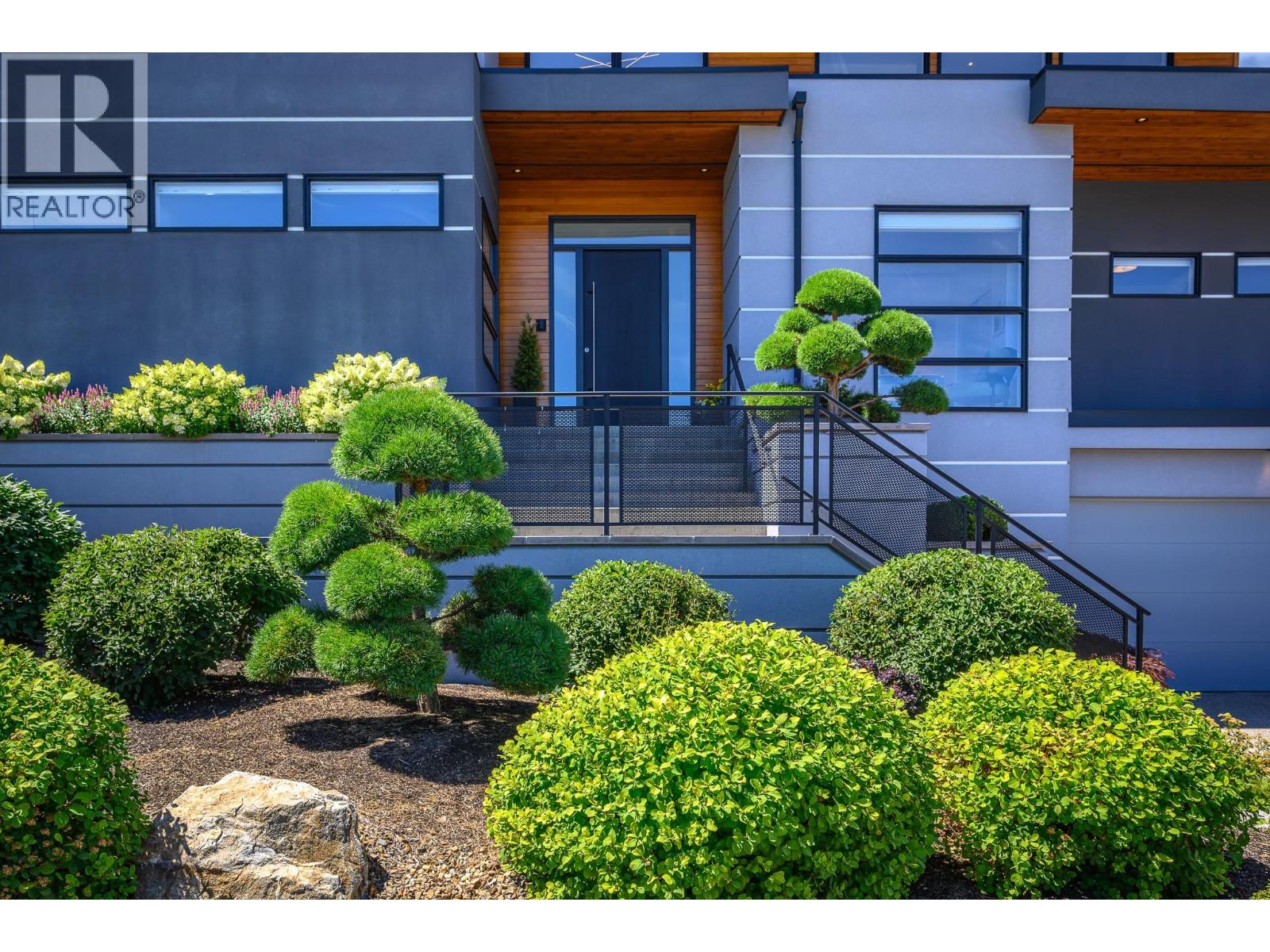 7934 Graystone Drive, Coldstream, British Columbia  V1B 4A9 - Photo 4 - 10374416