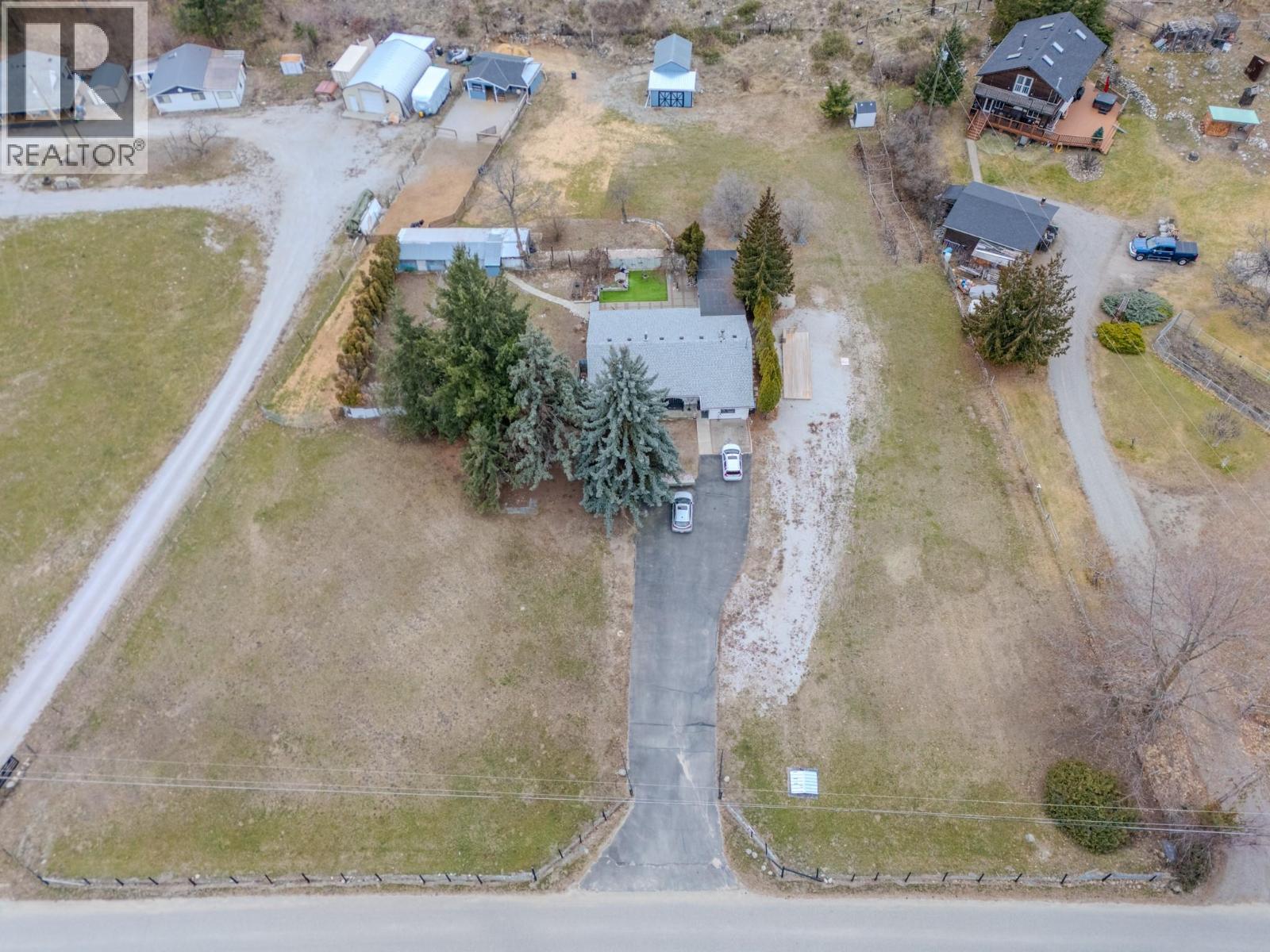 5186 Mackinnon Road, peachland, British Columbia