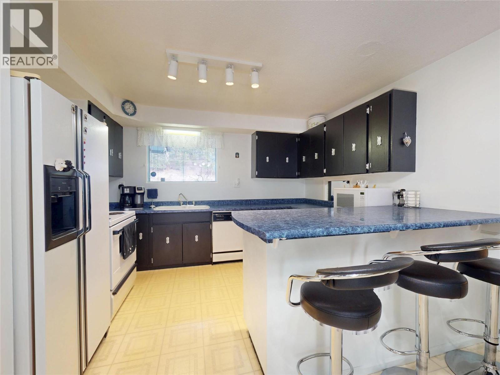 5186 Mackinnon Road, Peachland, British Columbia  V0H 1X2 - Photo 25 - 10373631