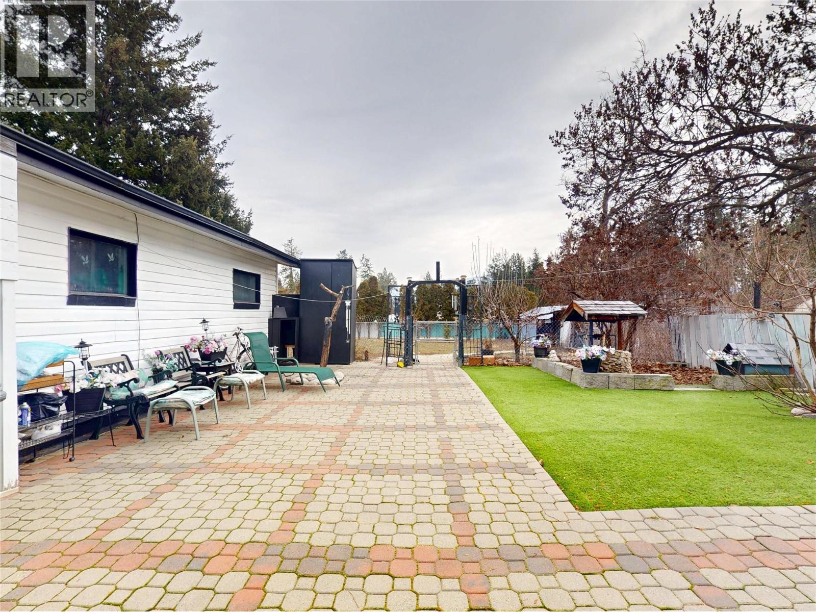 5186 Mackinnon Road, Peachland, British Columbia  V0H 1X2 - Photo 3 - 10373631