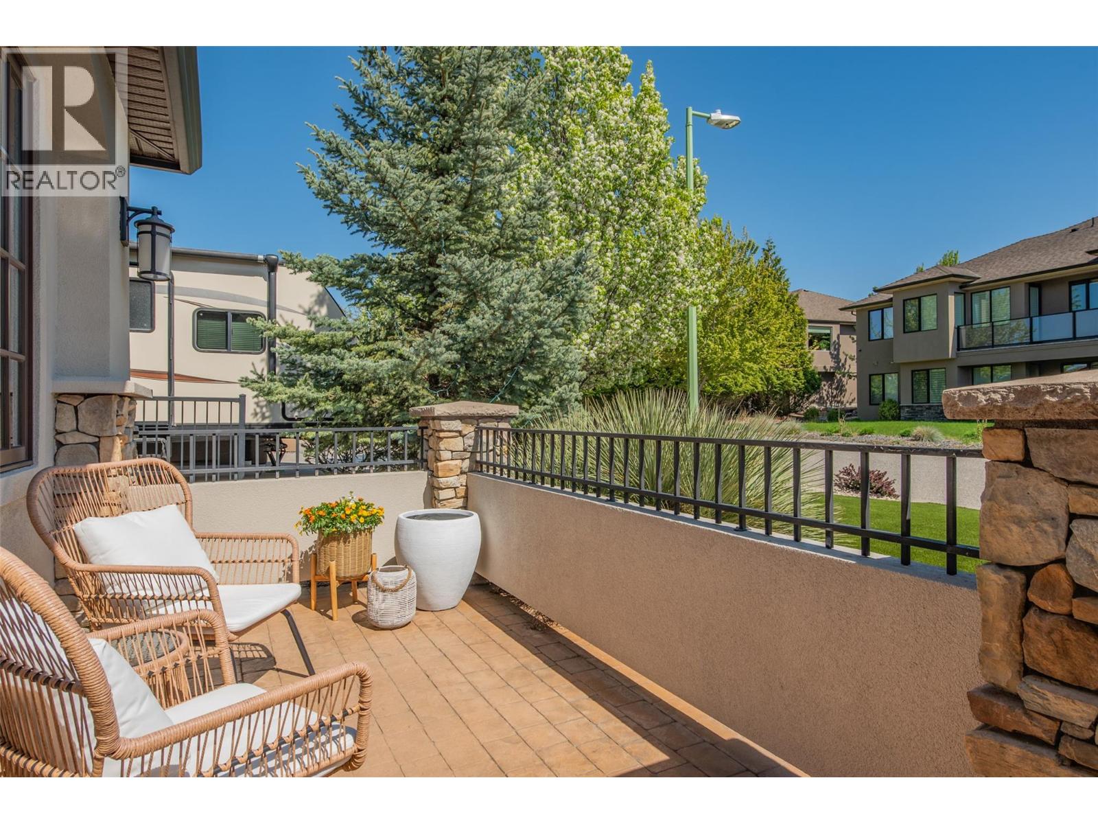 716 Kuipers Crescent, Kelowna, British Columbia  V1W 5B2 - Photo 3 - 10374317