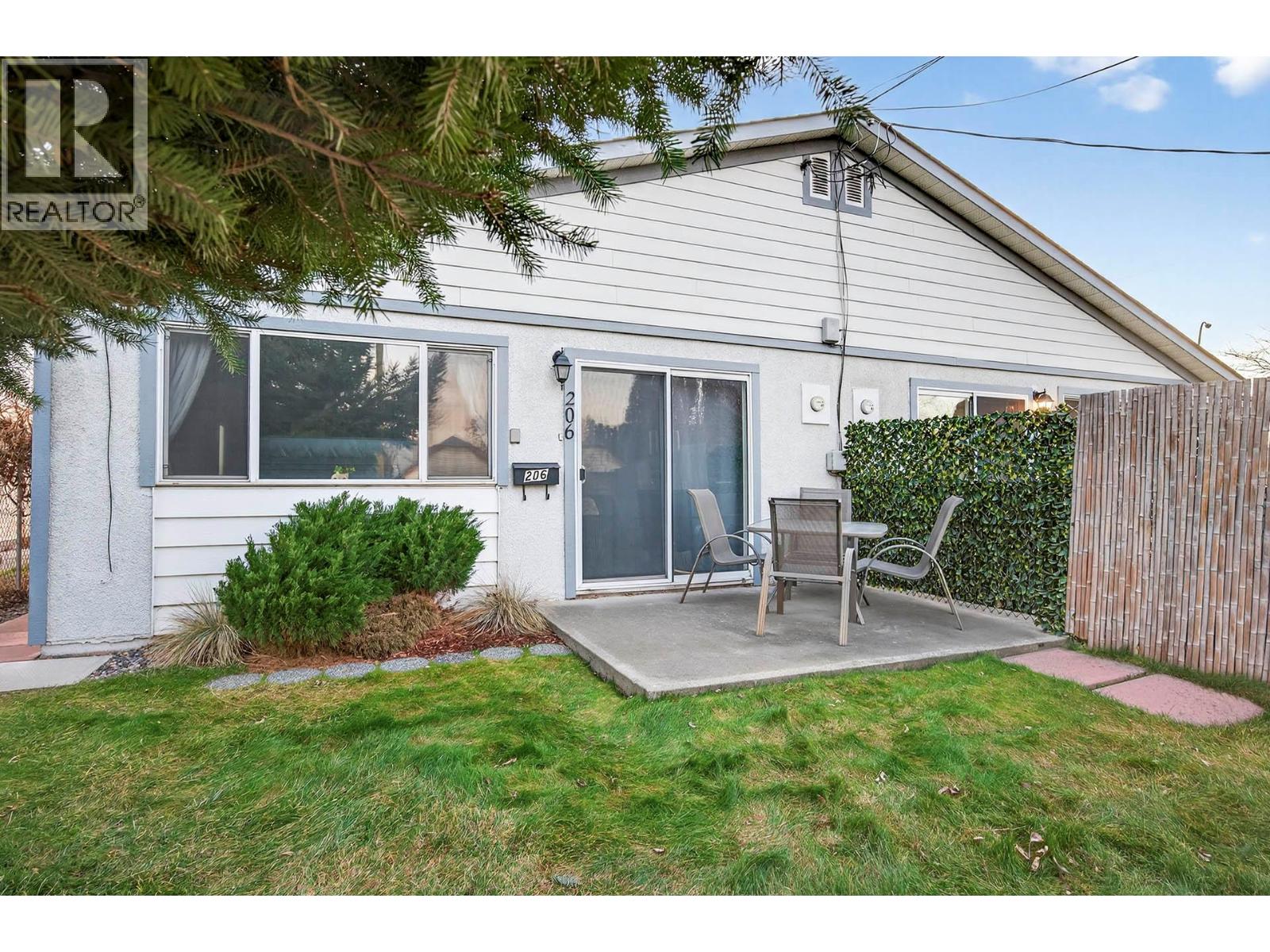 204 Fairview Avenue, Kamloops, British Columbia  V2B 1E9 - Photo 2 - 10372531
