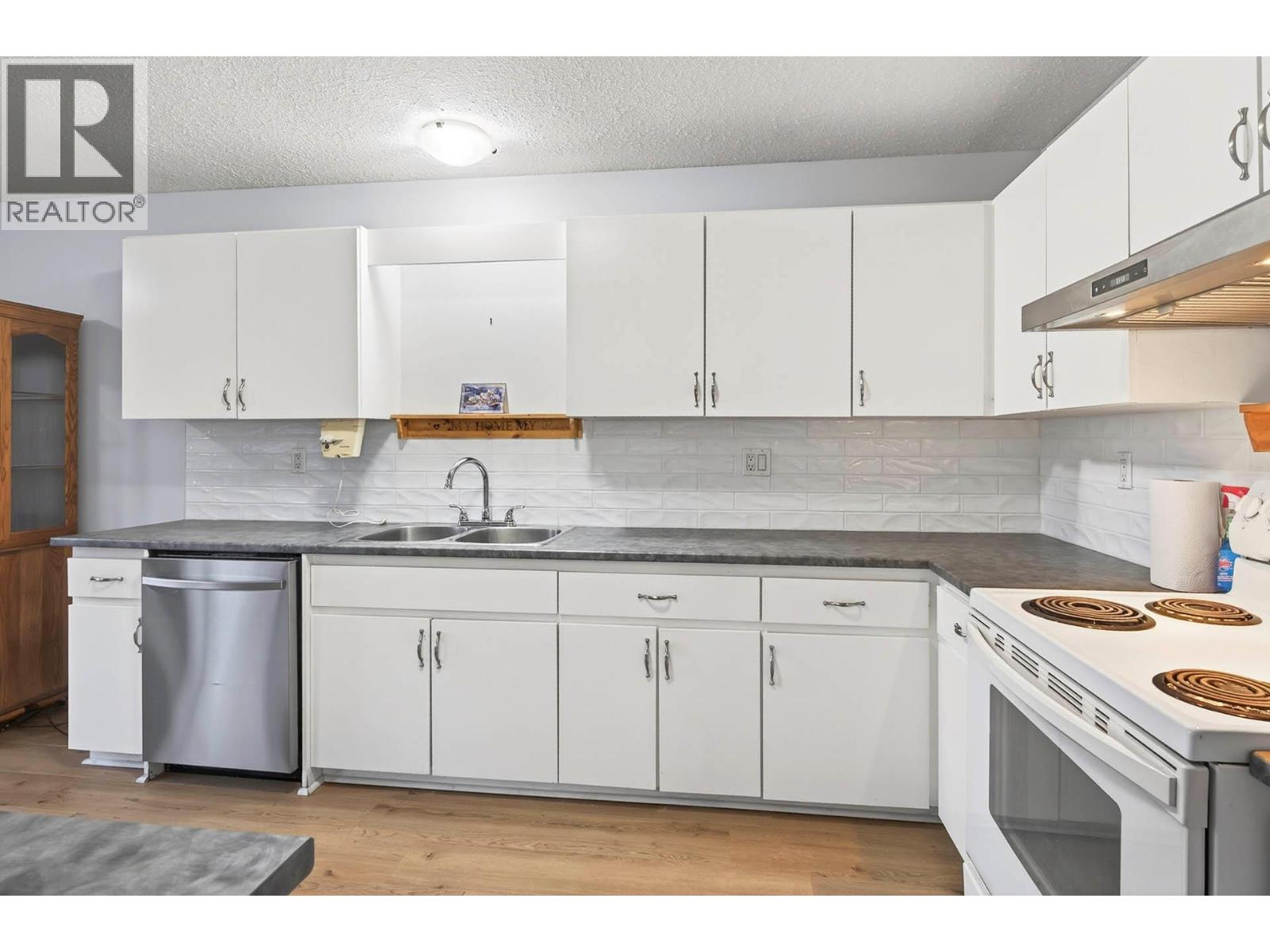 204 Fairview Avenue, Kamloops, British Columbia  V2B 1E9 - Photo 7 - 10372531