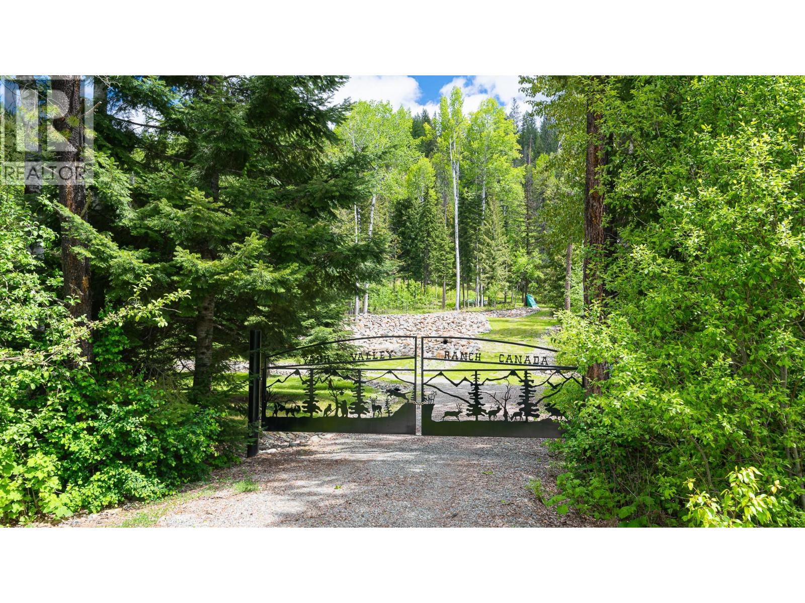 7470 3 Highway, kitchener, British Columbia