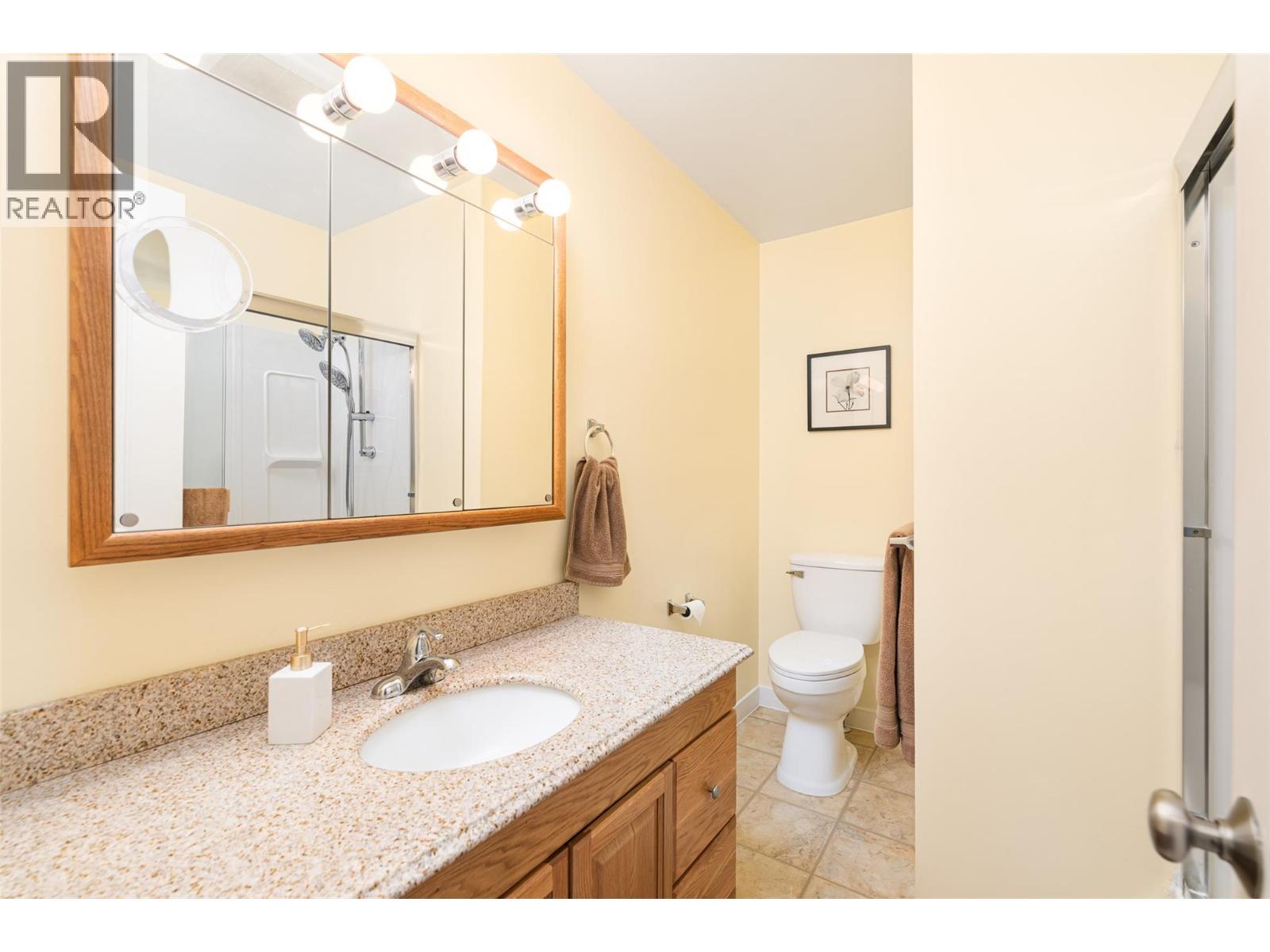 7470 3 Highway, Kitchener, British Columbia  V0B 2P0 - Photo 21 - 10374360
