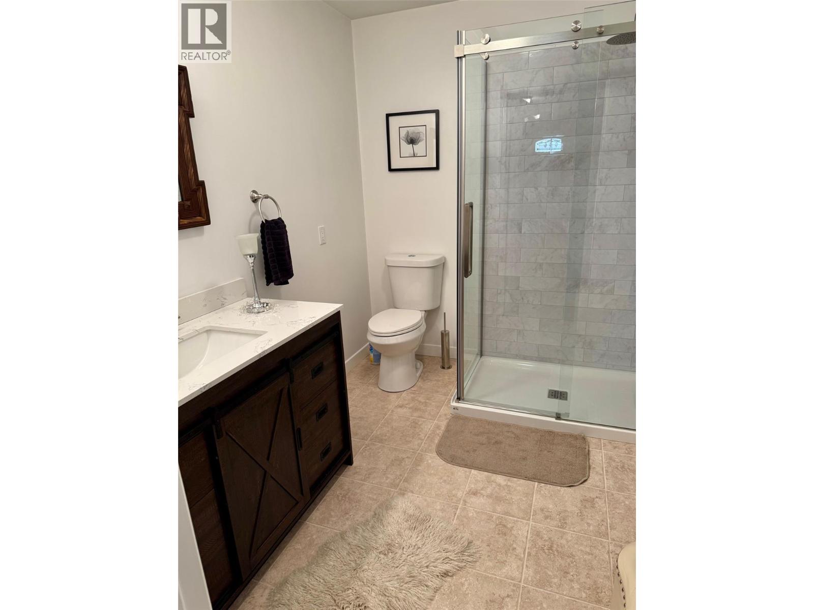 7470 3 Highway, Kitchener, British Columbia  V0B 2P0 - Photo 26 - 10374360