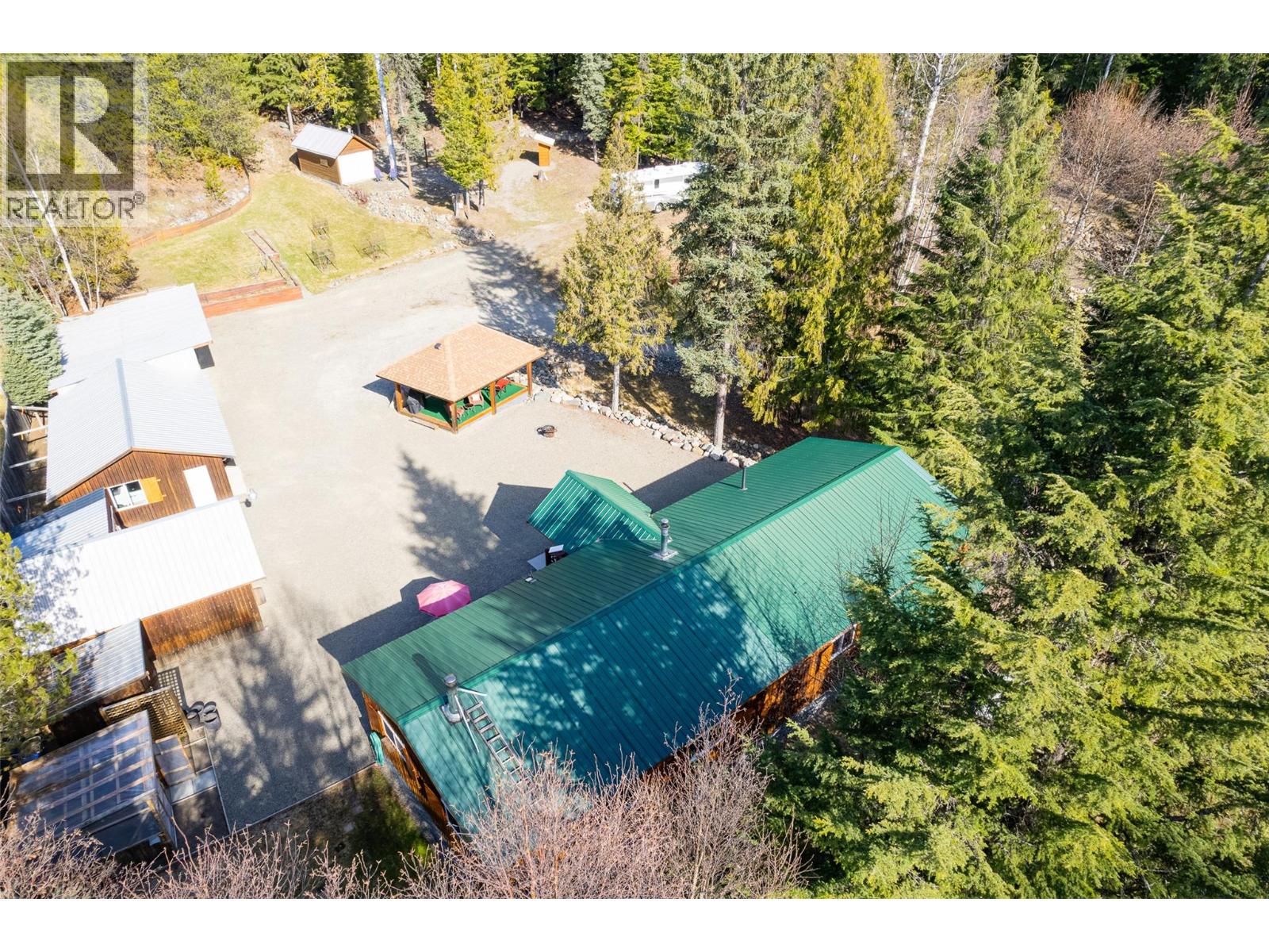 7470 3 Highway, Kitchener, British Columbia  V0B 2P0 - Photo 50 - 10374360