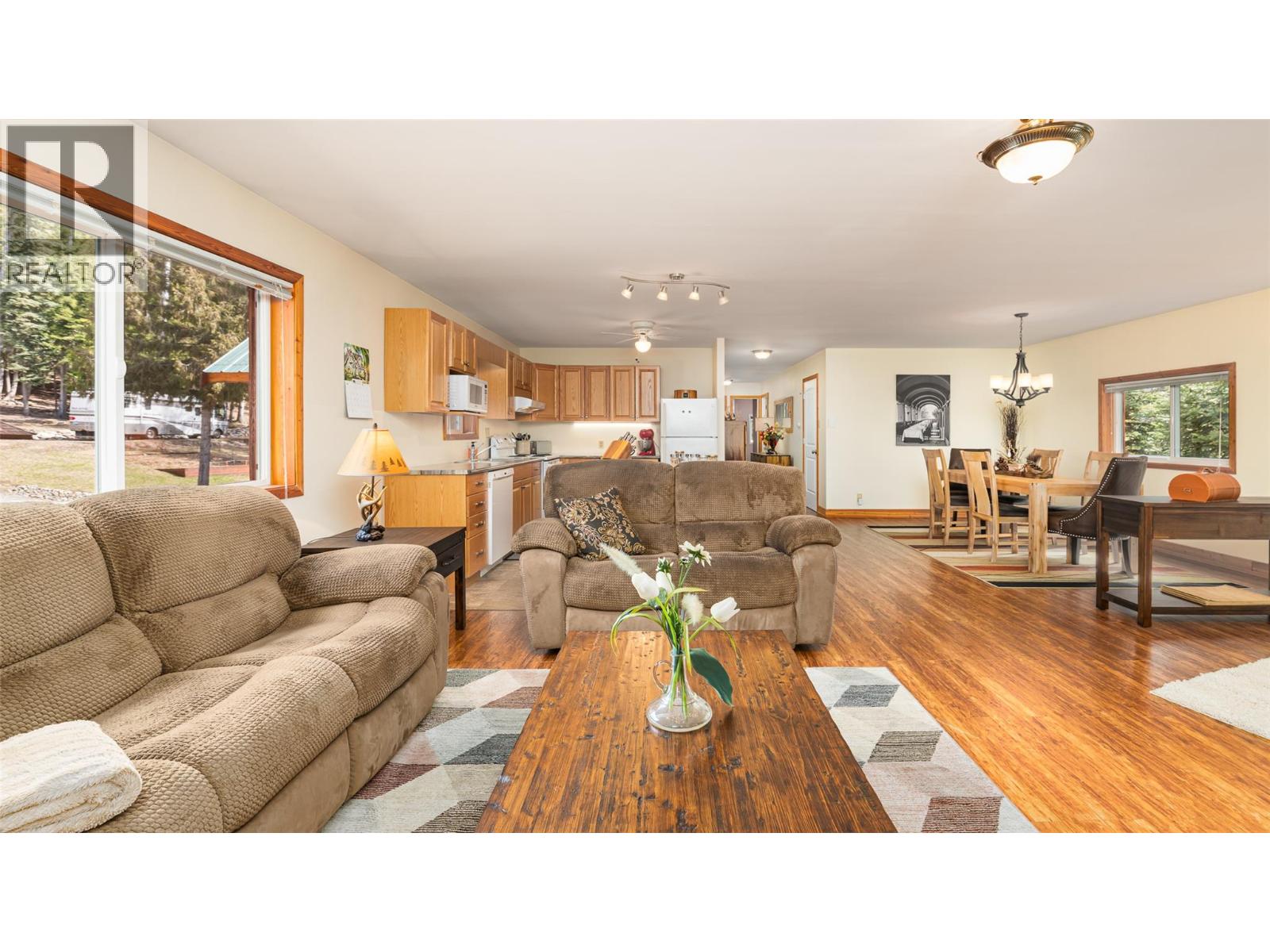 7470 3 Highway, Kitchener, British Columbia  V0B 2P0 - Photo 8 - 10374360
