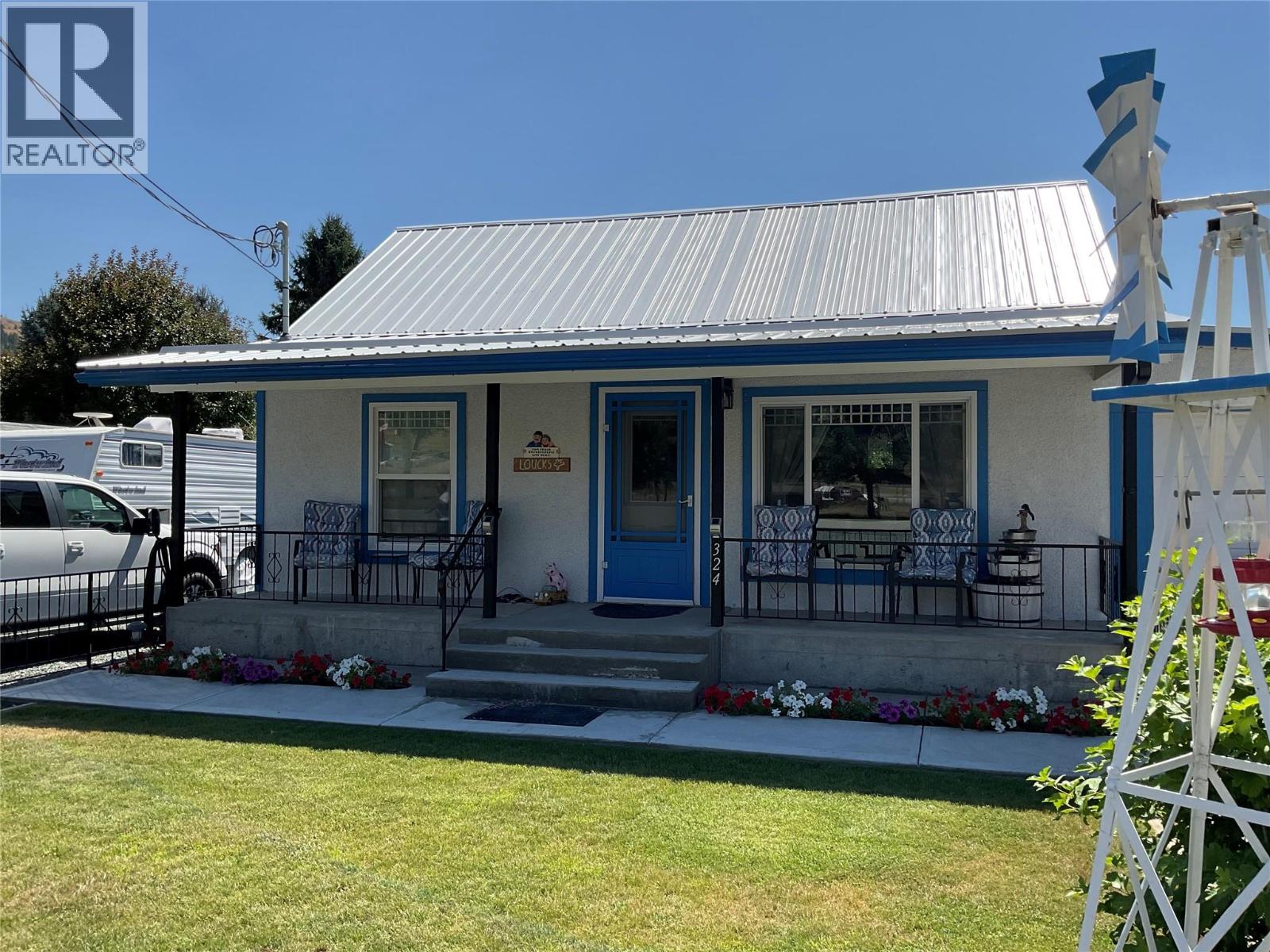 324 Hartland Avenue, Midway, British Columbia  V0H 1M0 - Photo 3 - 10374571
