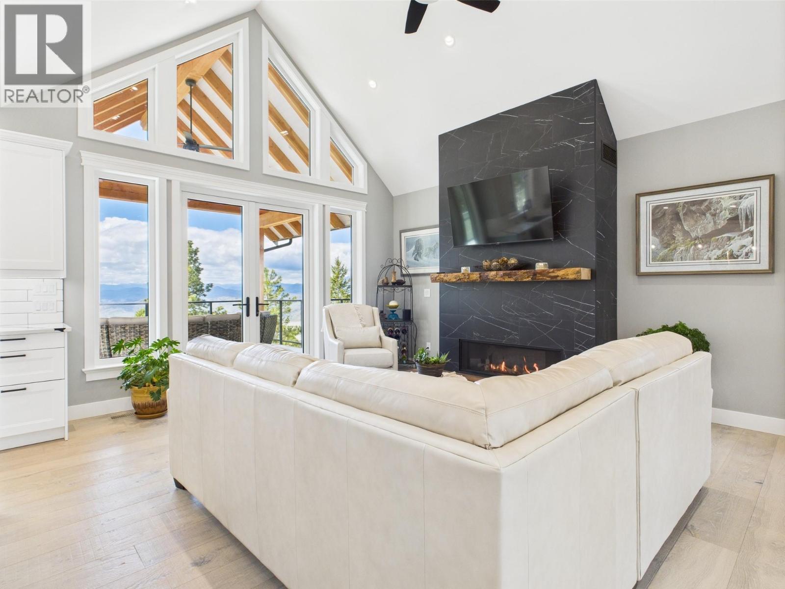 125 Falcon Place, Osoyoos, British Columbia  V0H 1V6 - Photo 3 - 10372300