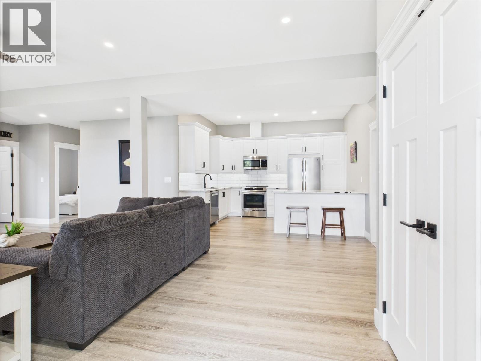 125 Falcon Place, Osoyoos, British Columbia  V0H 1V6 - Photo 38 - 10372300