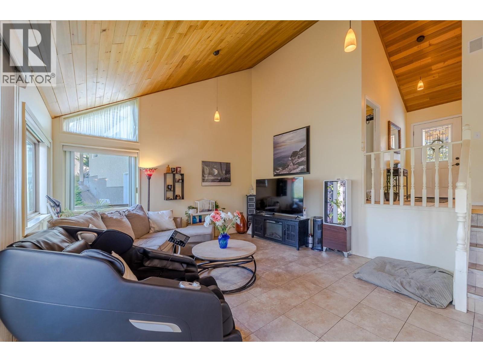 186 Dewdney Crescent, Penticton, British Columbia  V2A 7Z6 - Photo 10 - 10374631