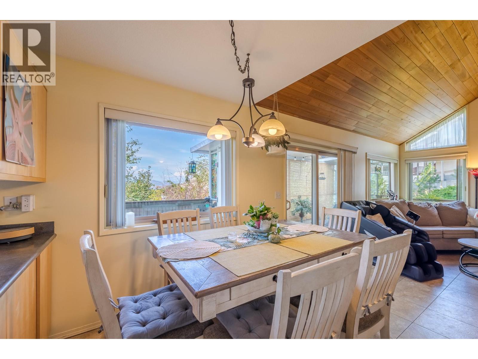 186 Dewdney Crescent, Penticton, British Columbia  V2A 7Z6 - Photo 8 - 10374631