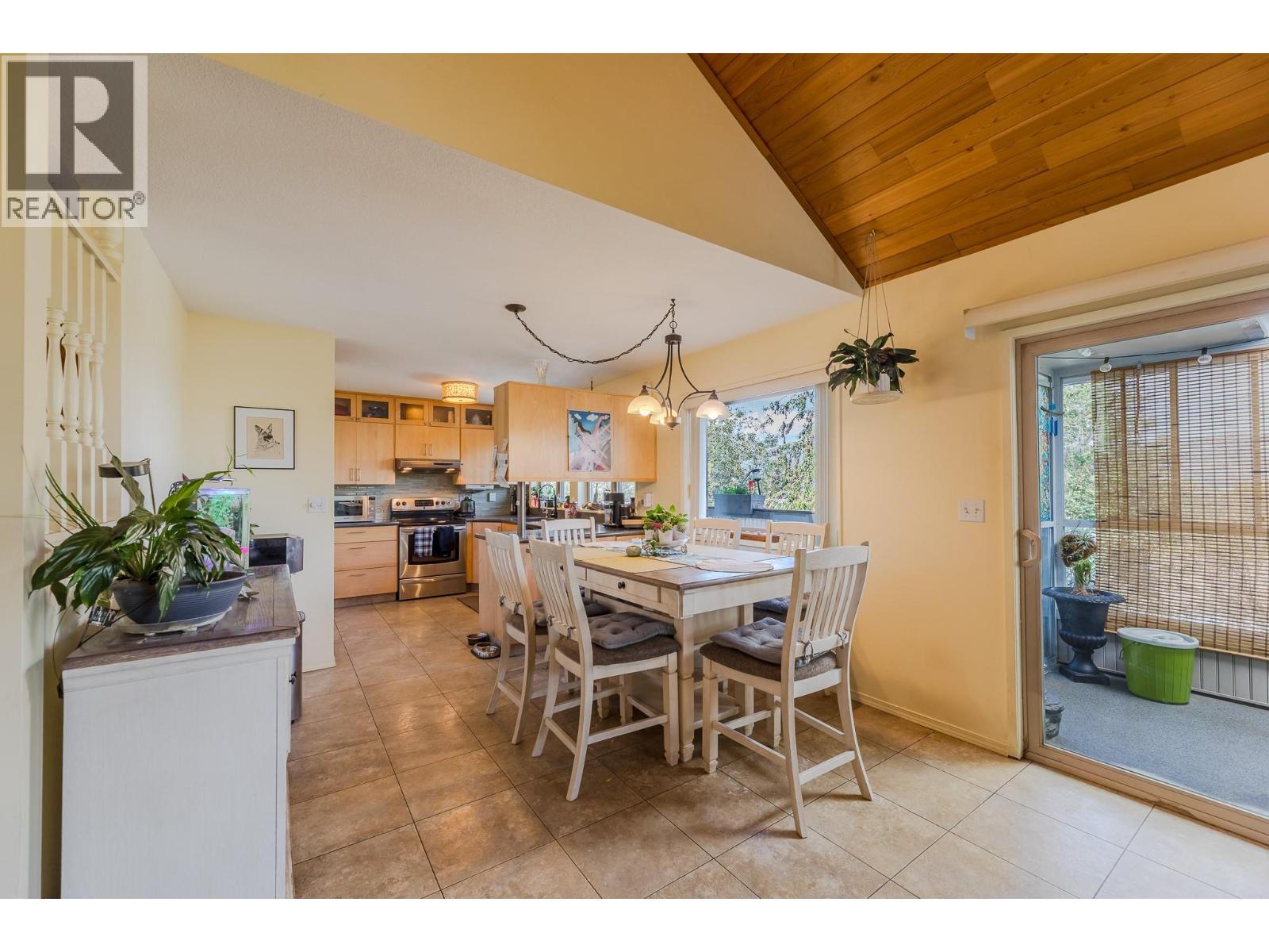 186 Dewdney Crescent, Penticton, British Columbia  V2A 7Z6 - Photo 9 - 10374631