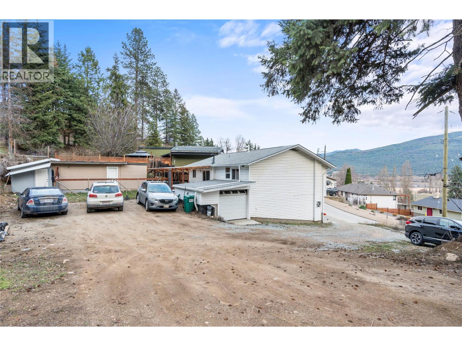 1718 Grandview Avenue, Lumby, British Columbia  V0E 2G0 - Photo 40 - 10374413