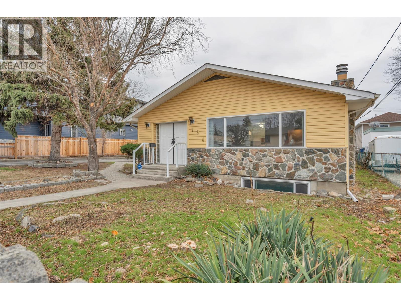194 Nelson Avenue, Penticton, British Columbia  V2A 2K9 - Photo 2 - 10374587