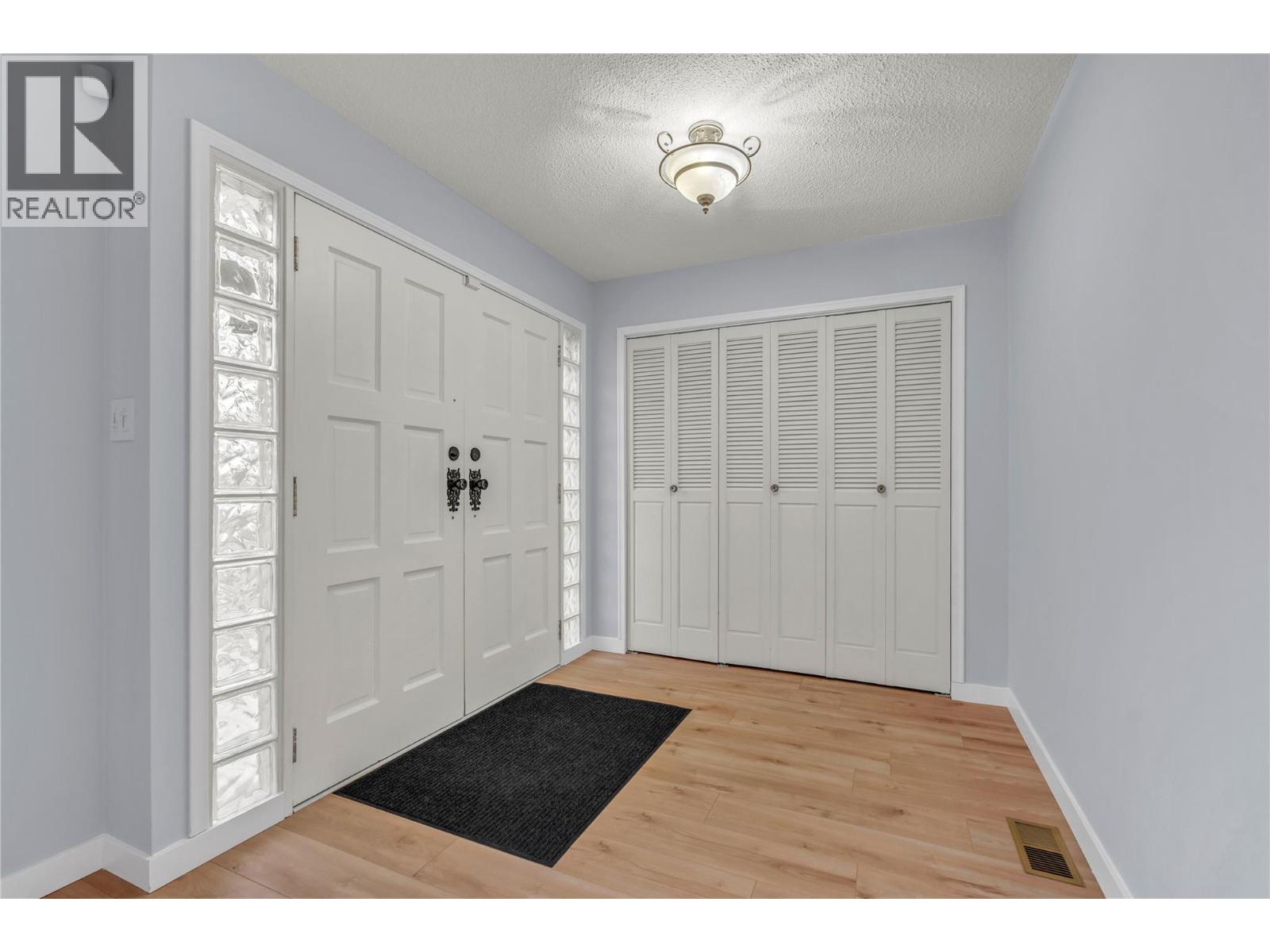 194 Nelson Avenue, Penticton, British Columbia  V2A 2K9 - Photo 4 - 10374587