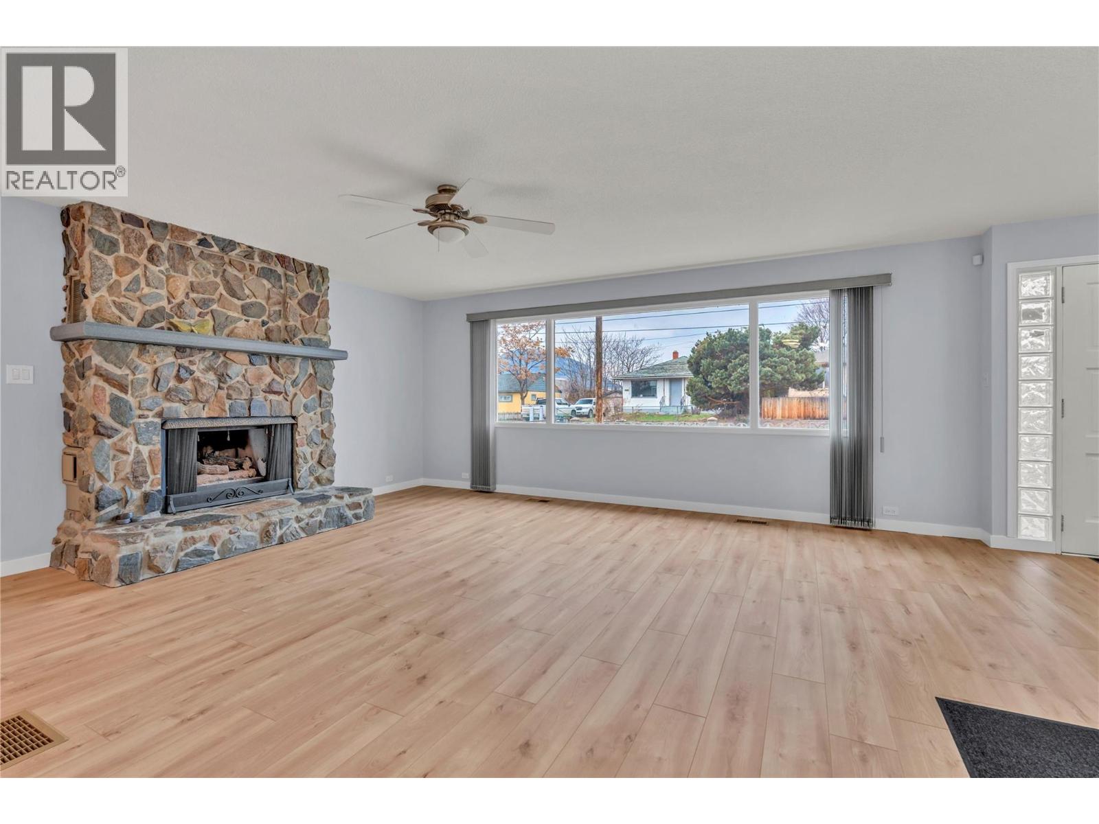 194 Nelson Avenue, Penticton, British Columbia  V2A 2K9 - Photo 5 - 10374587