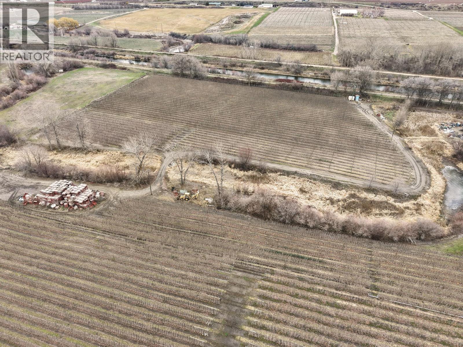 301 Road 12 Road, Oliver, British Columbia  V0H 1T1 - Photo 6 - 10373242