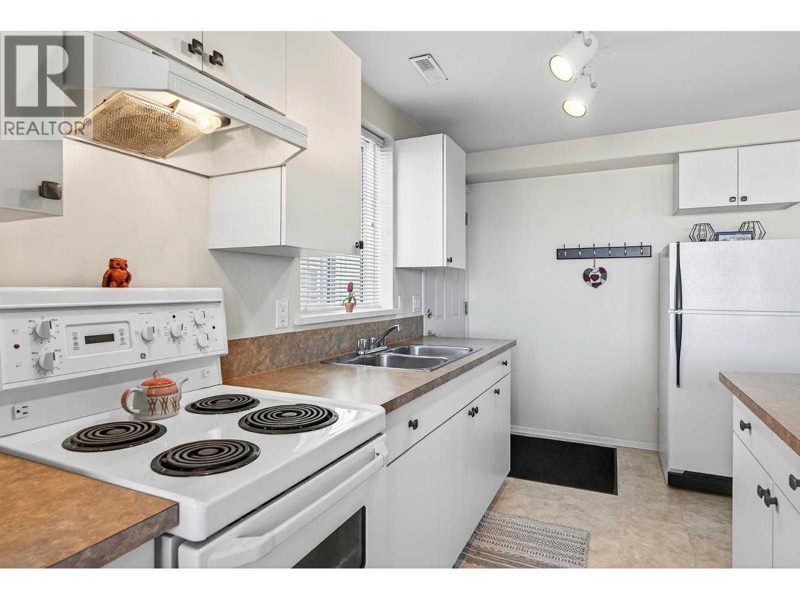 992 Canongate Crescent, Kamloops, British Columbia  V1S 1W8 - Photo 42 - 10374656