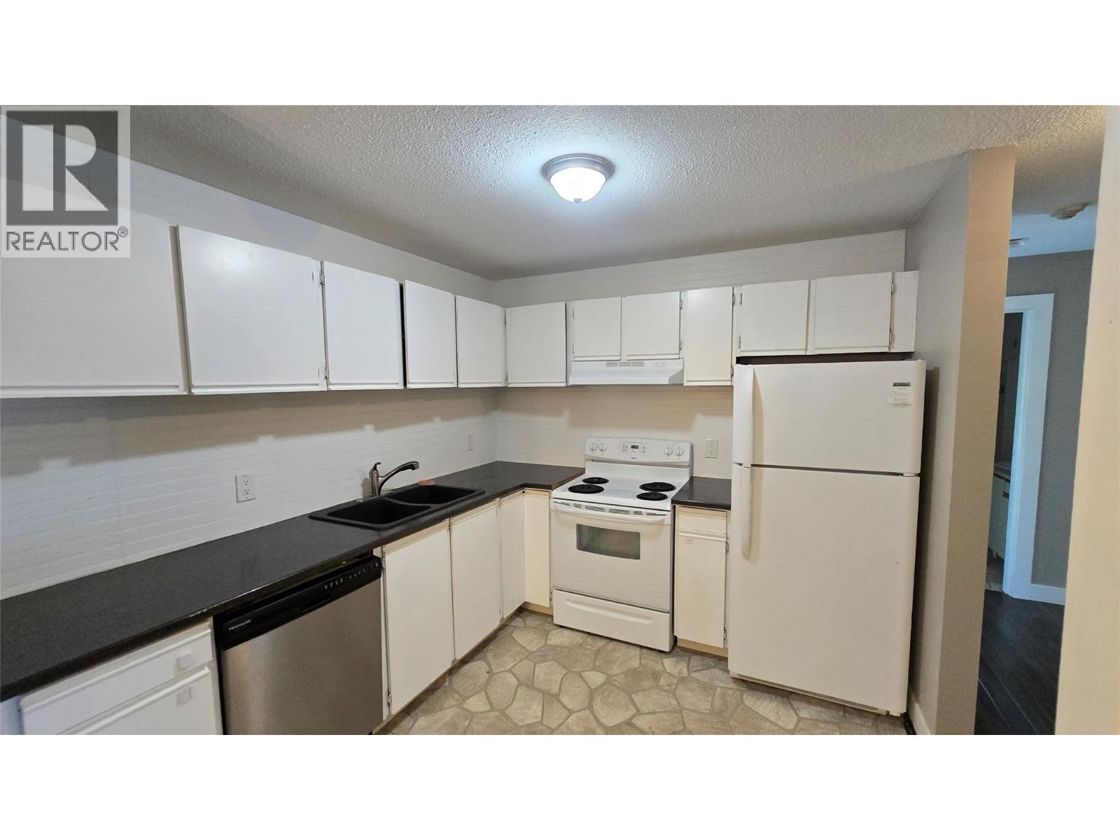 44 Whiteshield S Crescent Unit# 211, Kamloops, British Columbia  V2E 2J1 - Photo 3 - 10374584