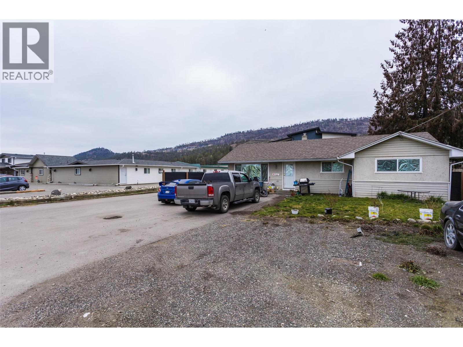 470 Snowsell Street N, Kelowna, British Columbia  V1V 2C7 - Photo 2 - 10373856