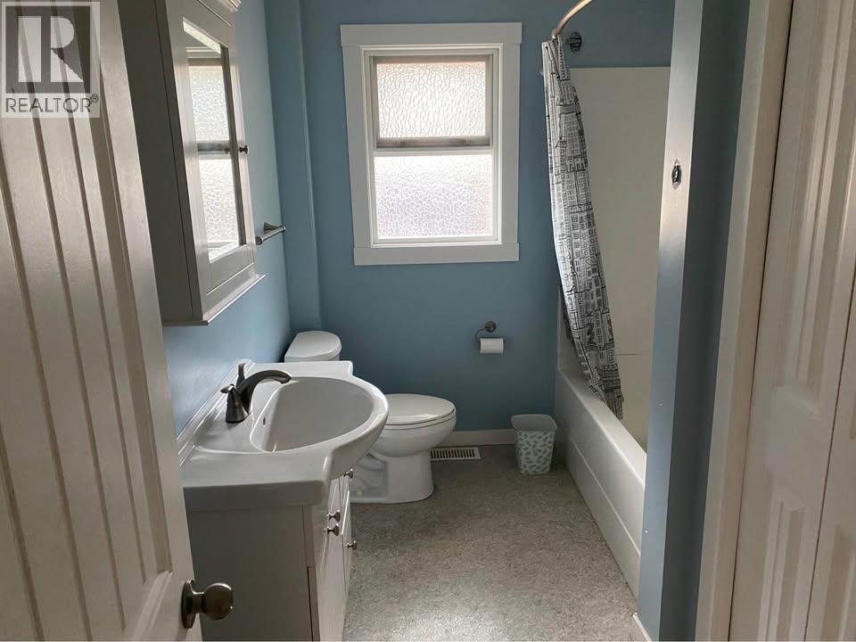 470 Snowsell Street N, Kelowna, British Columbia  V1V 2C7 - Photo 9 - 10373856