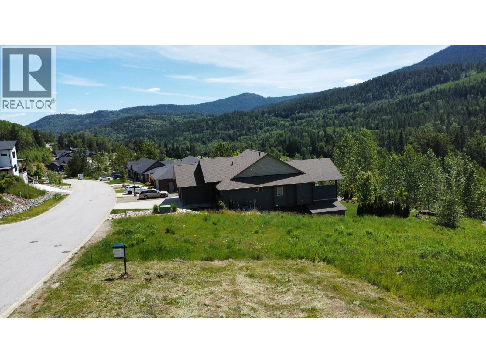 919 Redstone Drive, Rossland, British Columbia  V0G 1Y0 - Photo 3 - 10374558