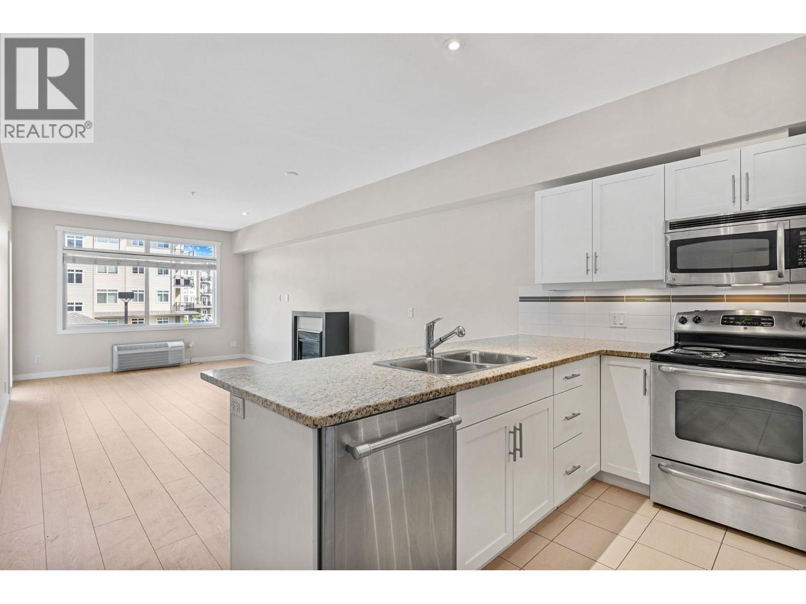 1350 Ridgeway Drive Unit# 202, Kelowna, British Columbia  V1Y 9T8 - Photo 2 - 10374680