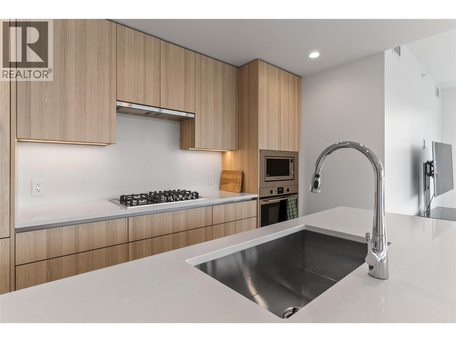 238 Leon Avenue Unit# 1408, Kelowna, British Columbia  V1Y 0N6 - Photo 14 - 10374642