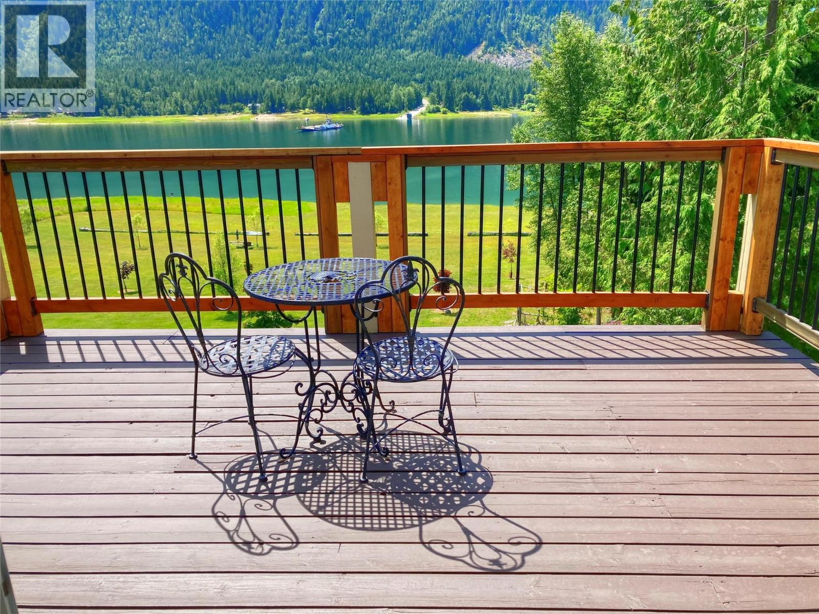 240 Arrow Park Demars Road, Nakusp, British Columbia  V0G 1R1 - Photo 2 - 10374499