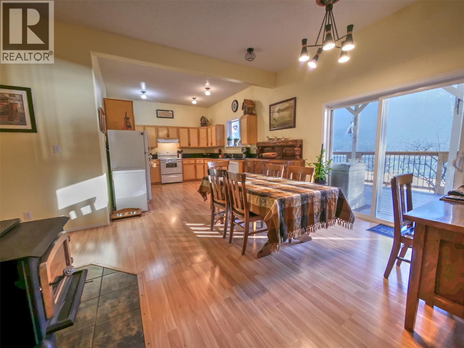 240 Arrow Park Demars Road, Nakusp, British Columbia  V0G 1R1 - Photo 3 - 10374499