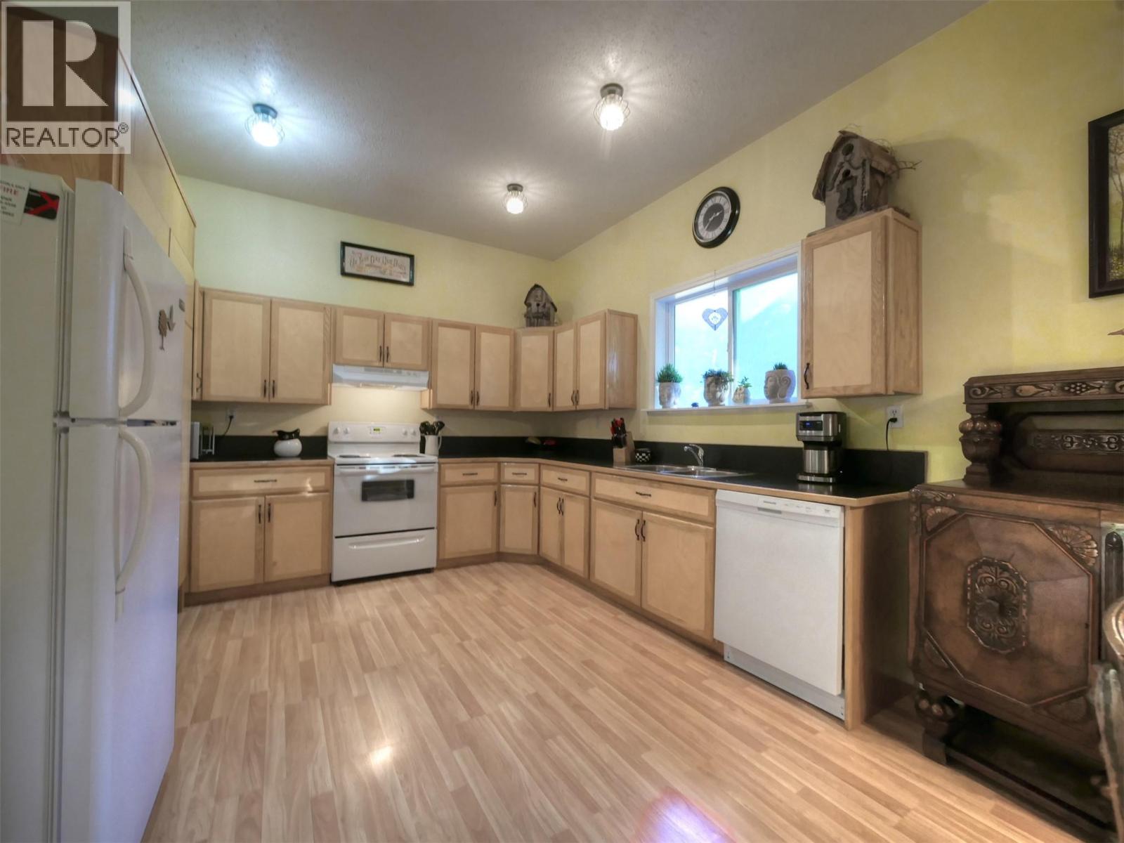240 Arrow Park Demars Road, Nakusp, British Columbia  V0G 1R1 - Photo 4 - 10374499