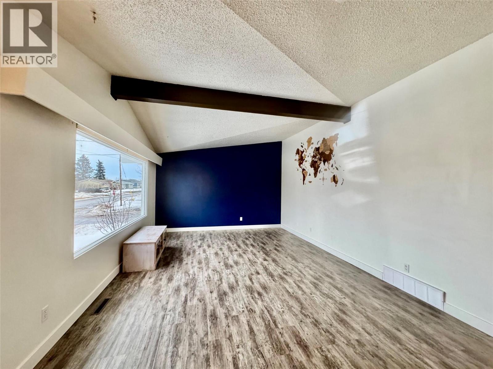 1501 111 Avenue, Dawson Creek, British Columbia  V1G 2X8 - Photo 4 - 10374714