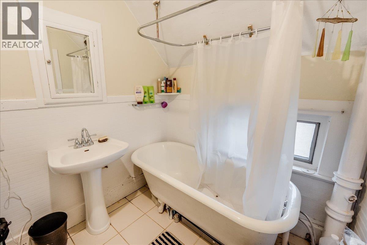 712 Josephine Street, Nelson, British Columbia  V1L 1W9 - Photo 10 - 10373993