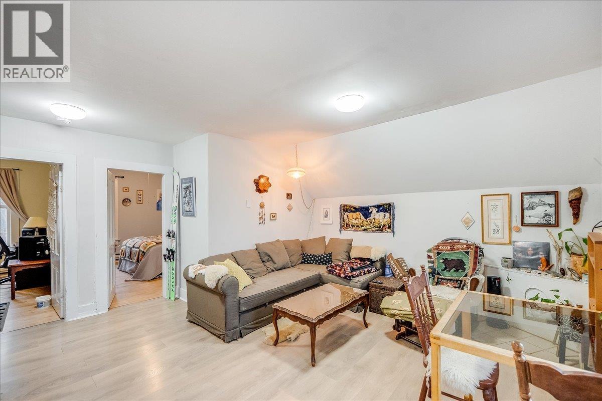 712 Josephine Street, Nelson, British Columbia  V1L 1W9 - Photo 8 - 10373993