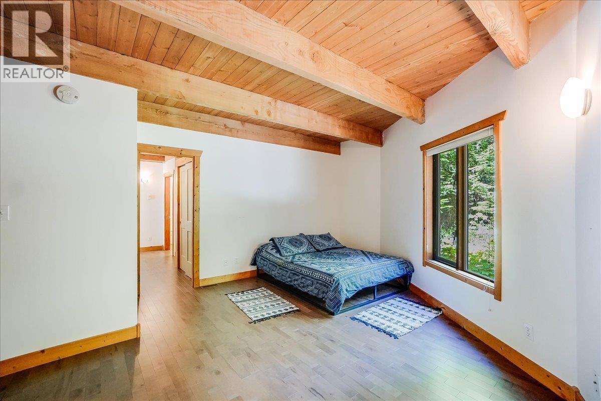 5631 Longbeach Road, Nelson, British Columbia  V1L 6N9 - Photo 28 - 10374255
