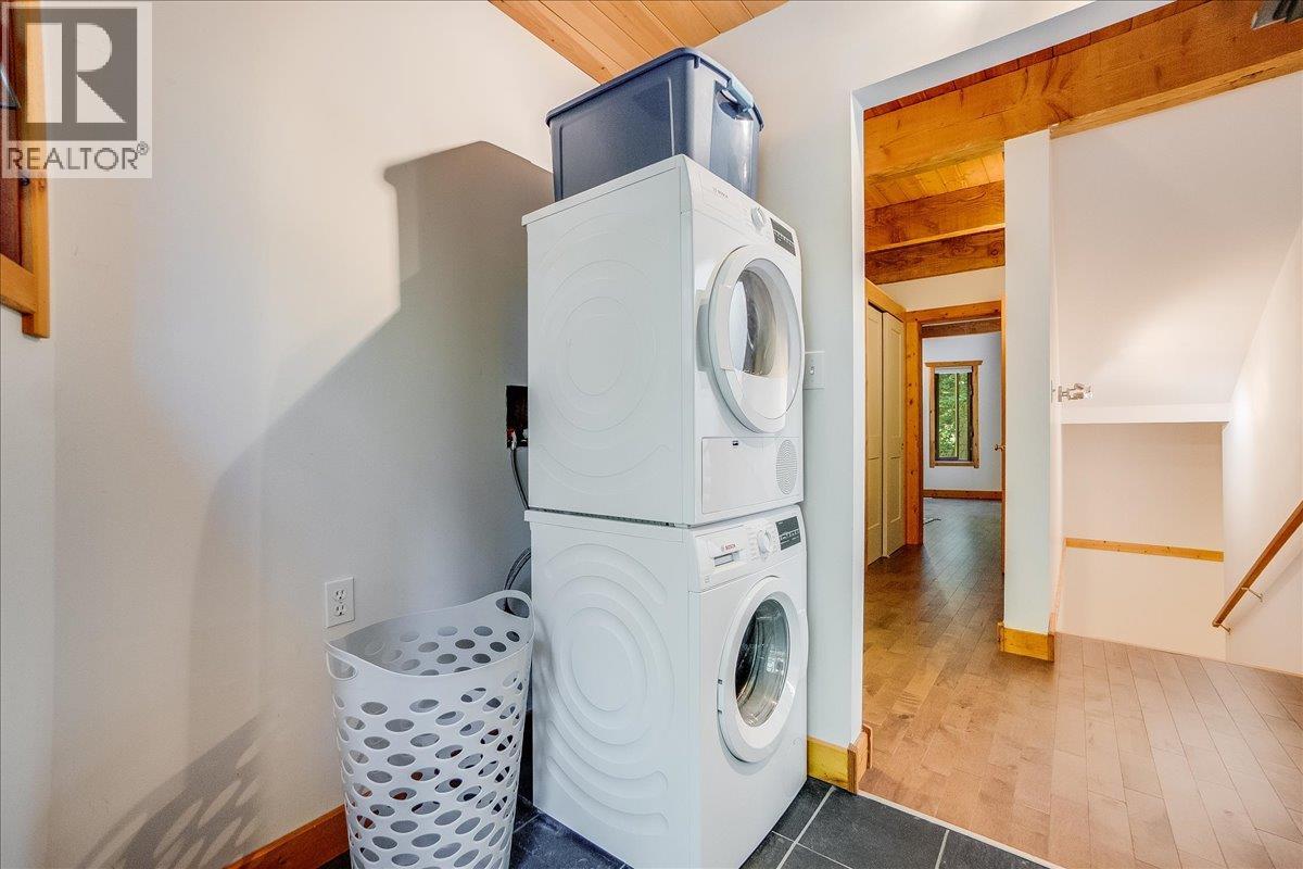 5631 Longbeach Road, Nelson, British Columbia  V1L 6N9 - Photo 40 - 10374255