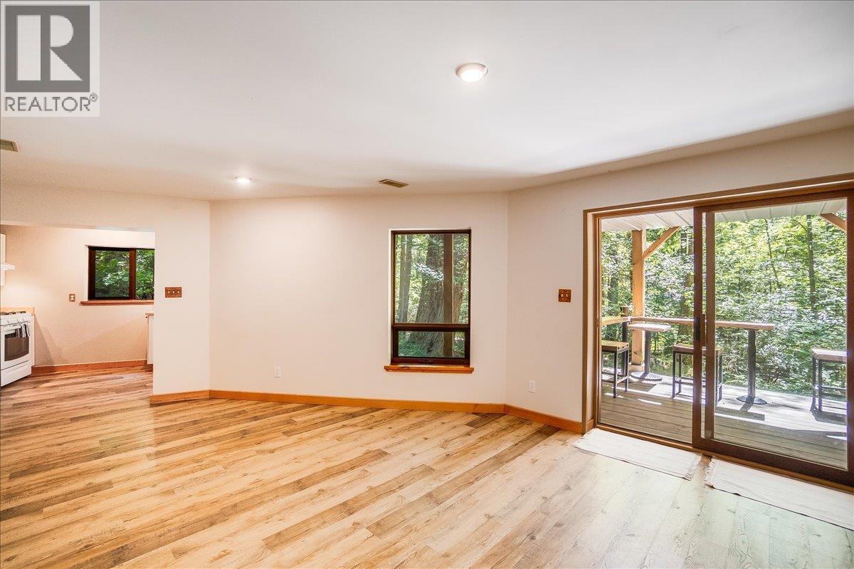 5631 Longbeach Road, Nelson, British Columbia  V1L 6N9 - Photo 54 - 10374255