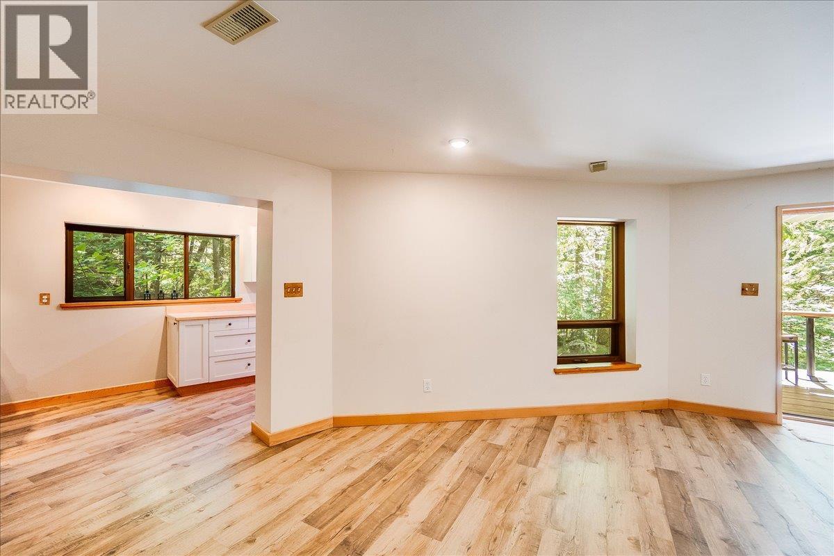 5631 Longbeach Road, Nelson, British Columbia  V1L 6N9 - Photo 55 - 10374255